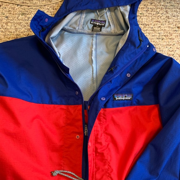 Patagonia lightweight windbreaker - Picture 3 of 7